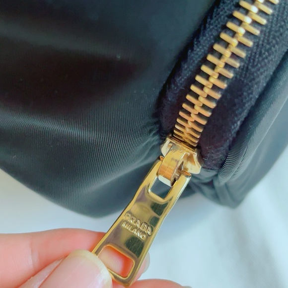 Prada bucket bag - Picture 10 of 15